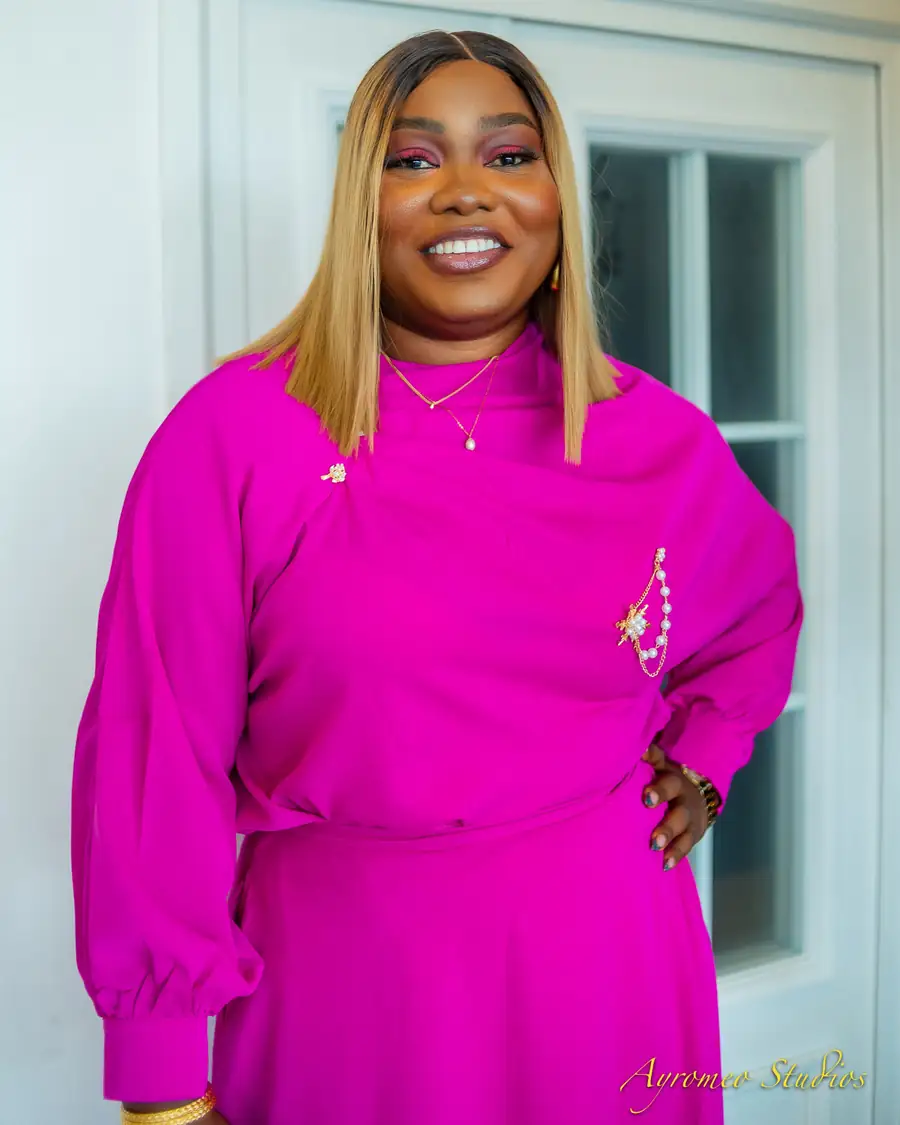 Portrait of Seem6 founder Olabukola Sinmisola Olajuwon